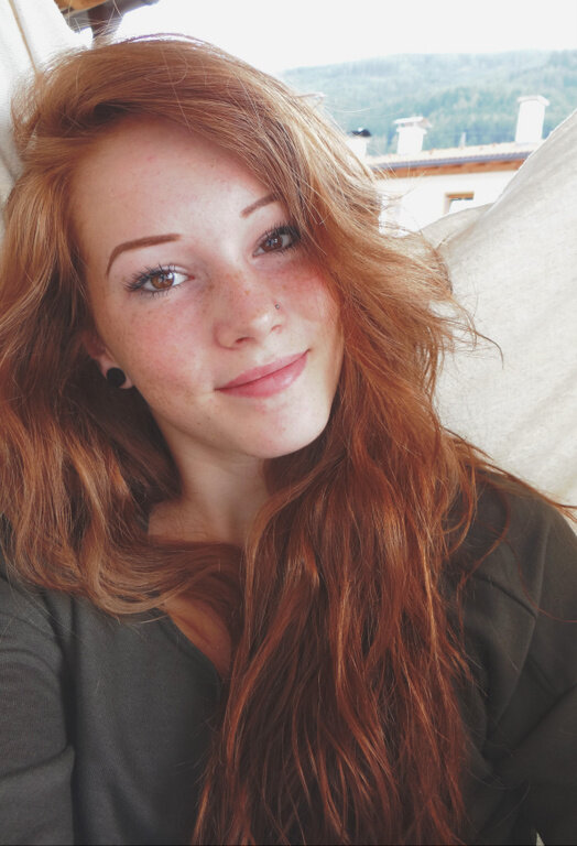 red hair and brown eyes picture