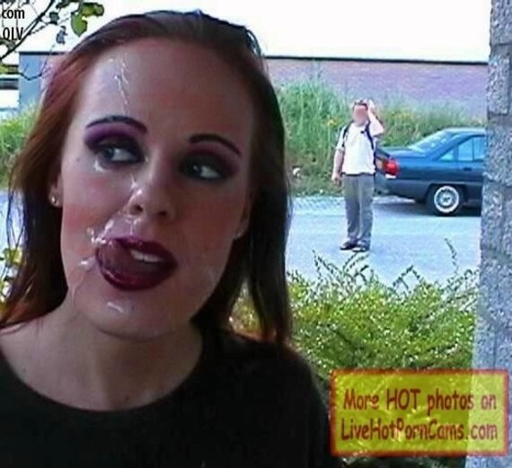 角質カム赤毛熟女は、情熱を持って公共の場でドキドキし、屋外で顔をしかめる！ picture