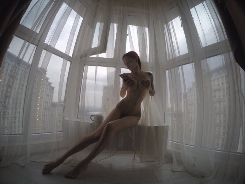 Pencere pozu picture