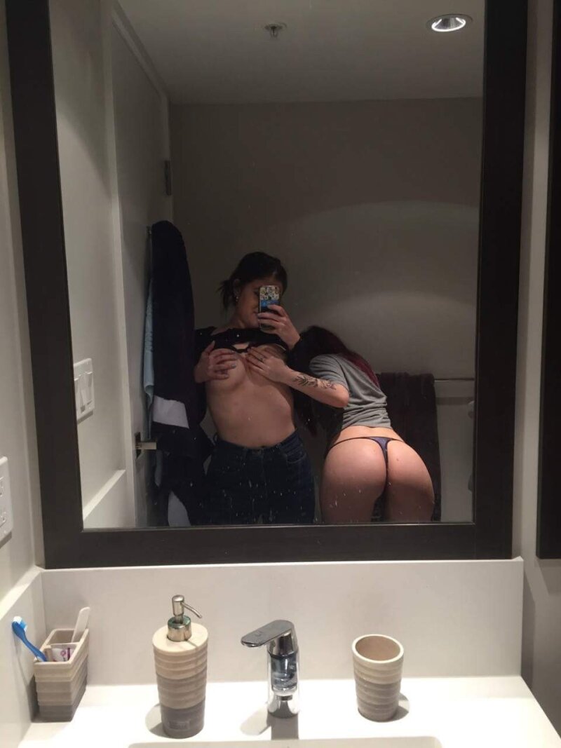 lesbians friends selfie picture