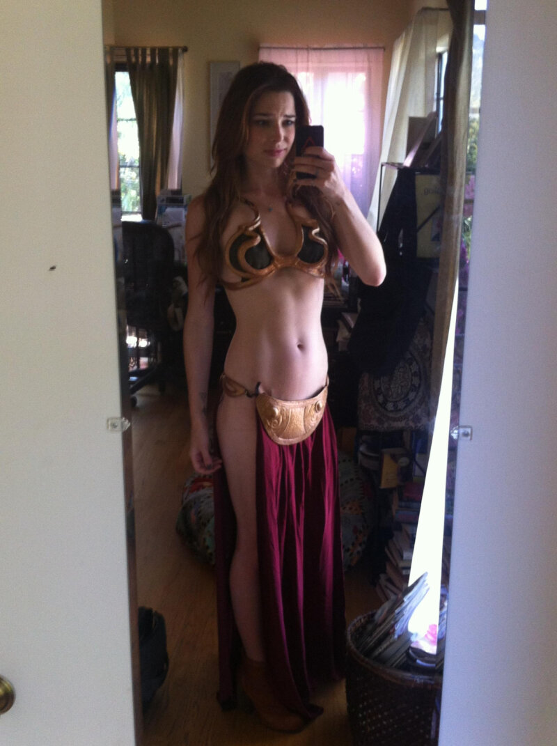 Slave Leia cosplay picture