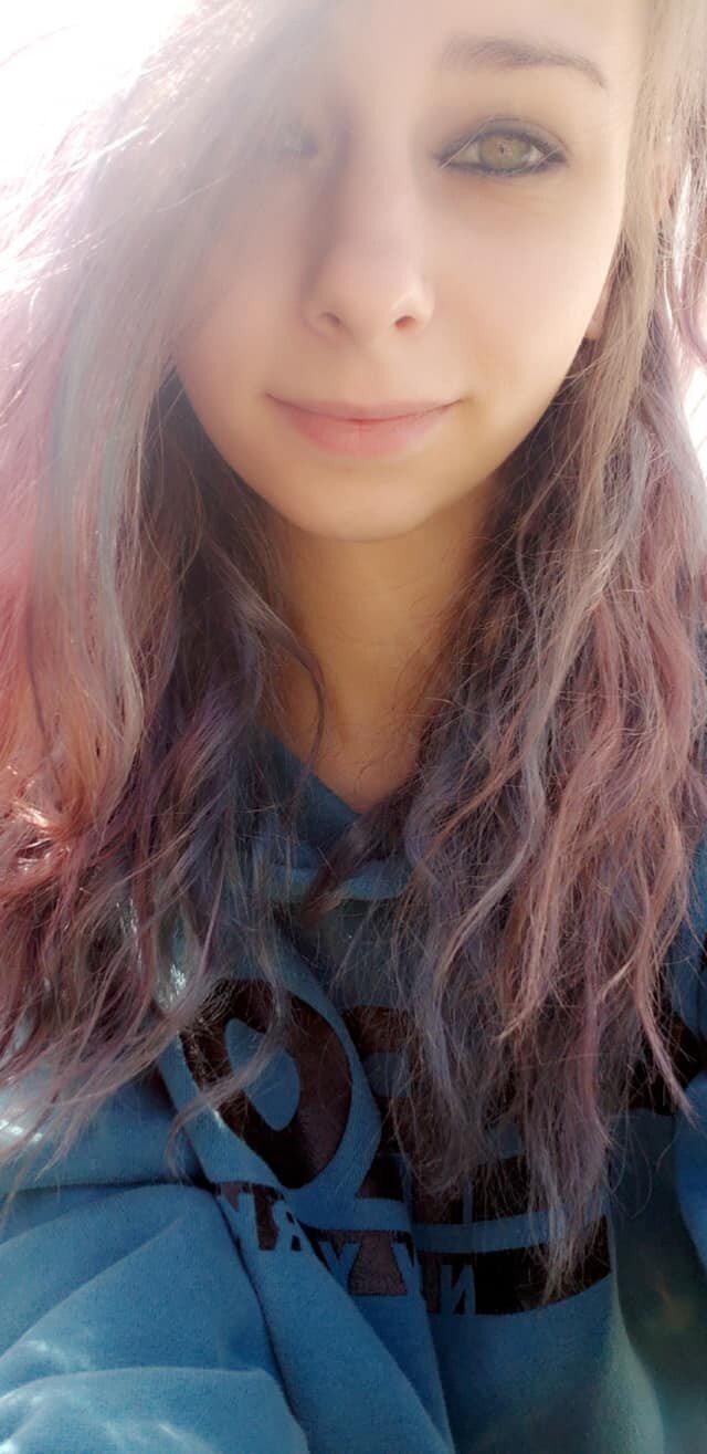 이 절망적 인 18yo 마약 중독 아름다움은 Meth를 얻기 위해 돈을 잤어요-KK picture