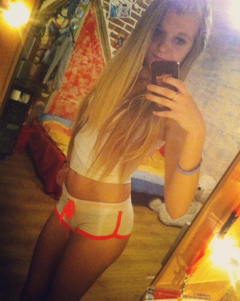 아마추어 금발 셀카 picture