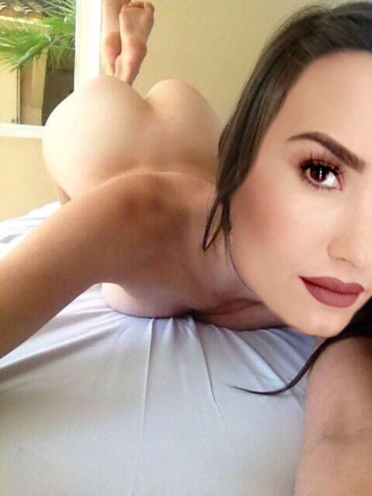Demi Lovato NUDE picture