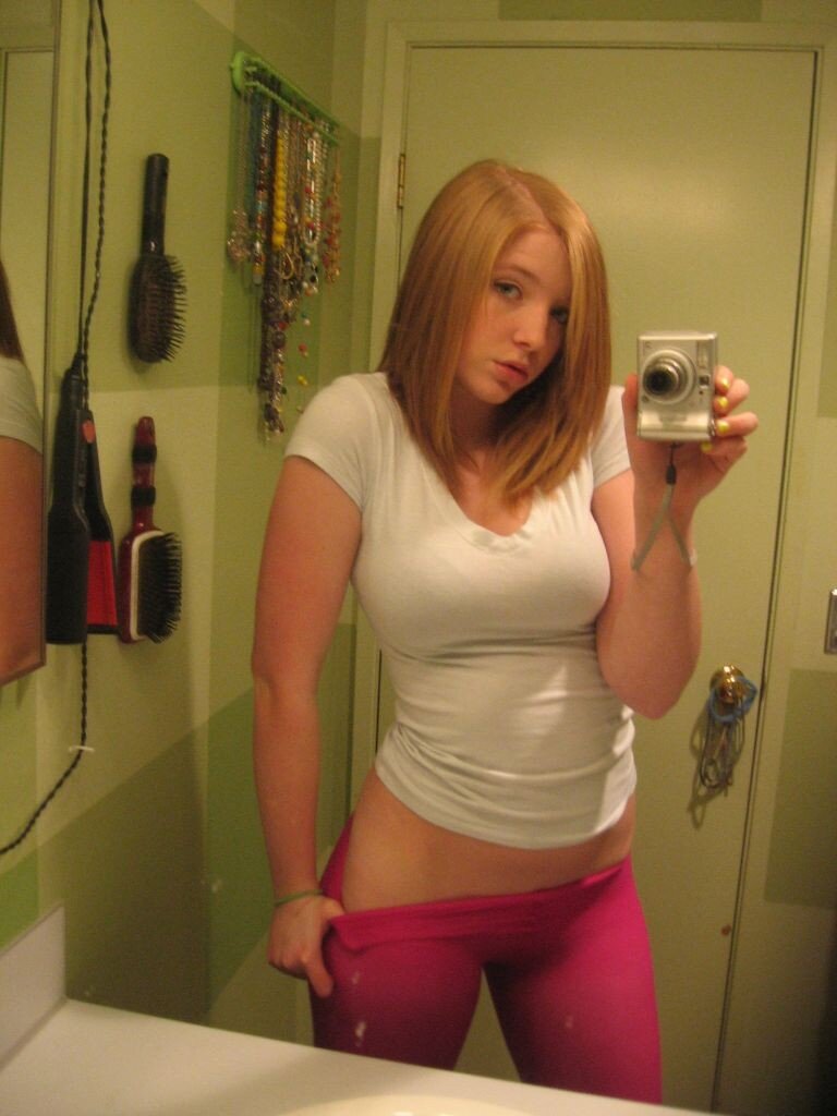 Redhead Amateur Teen Shari - 19 Years Old picture