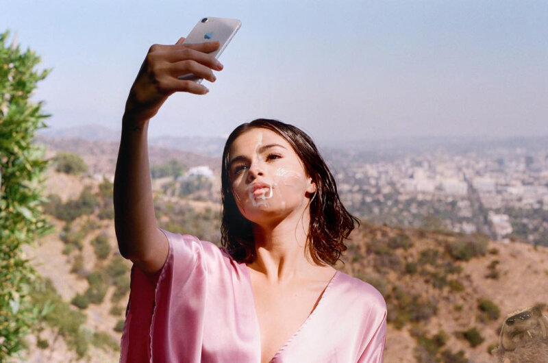 Selena Gomez Facial Selfie picture