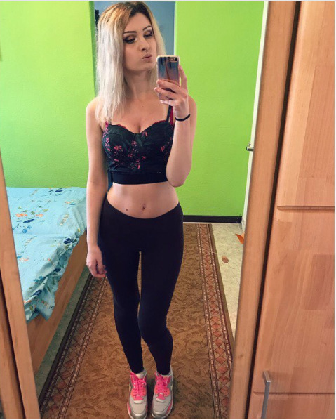 petite blonde mirror selfie picture
