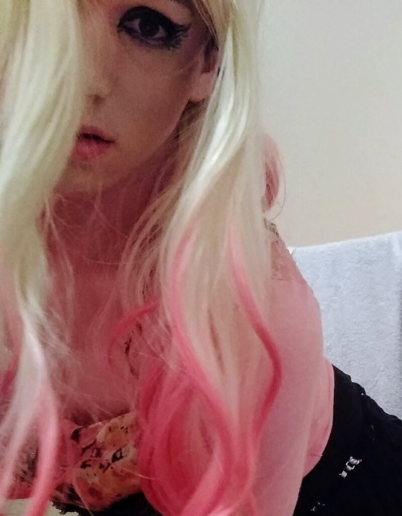 简单的个人资料图片开始。 picture