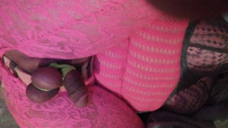 我想用自己的嘴咬住并用漏斗吞下，然后开始颜射。暨浸泡我的内衣 picture