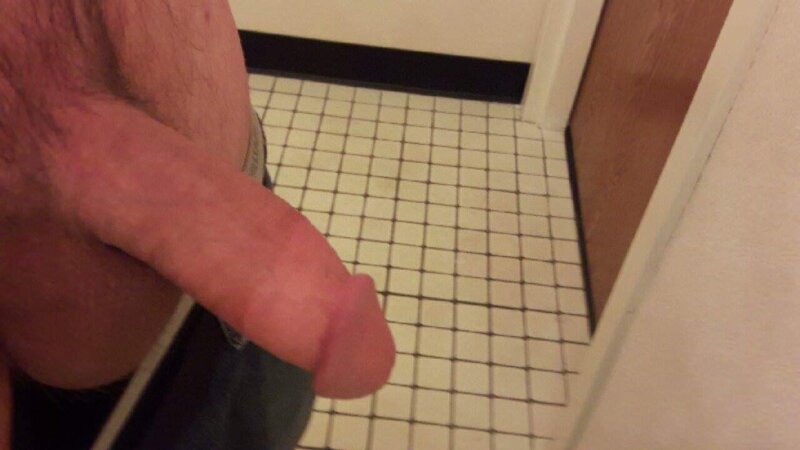 He sent me a dick pic. I wanna blow him picture