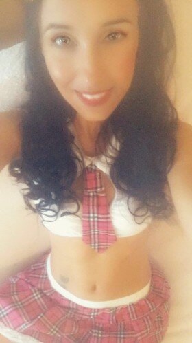 Jolie布鲁内特avec jolie petite chatte lisse picture