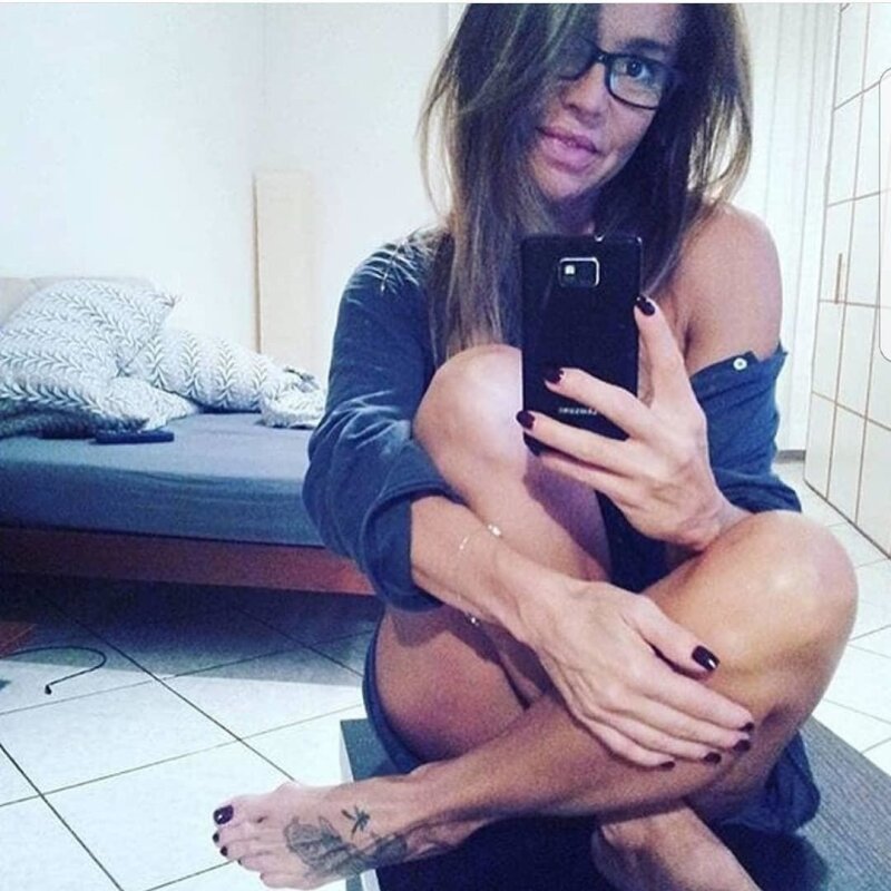 Hot Milf Selfie picture