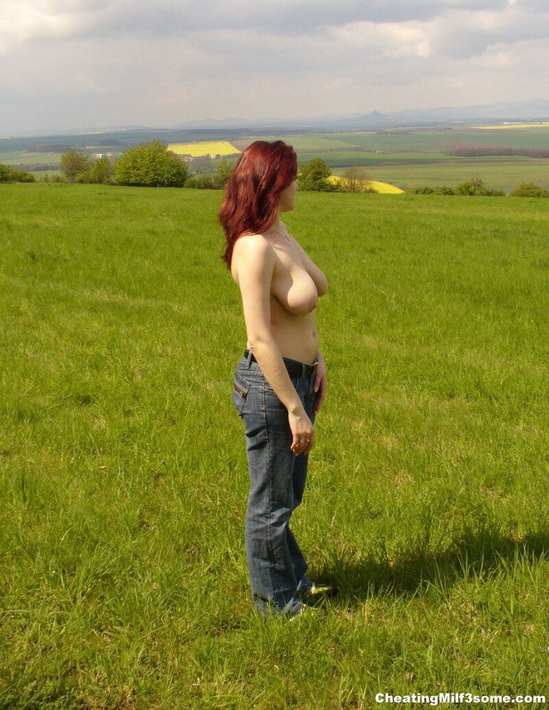 판독 헤드 milf 야외 속임수 picture