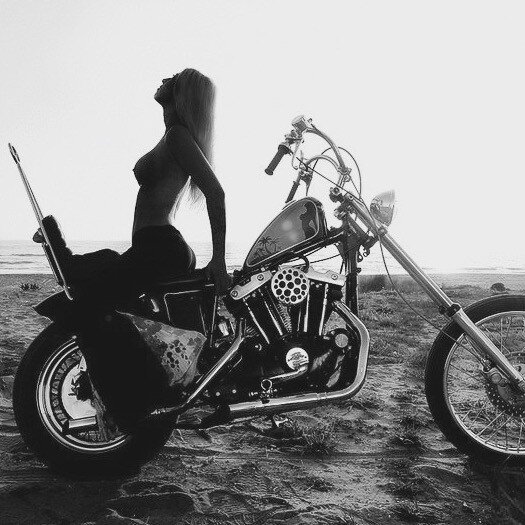 Bike.. Babe.. Beach.. Beer.. Perfect.. ;) picture