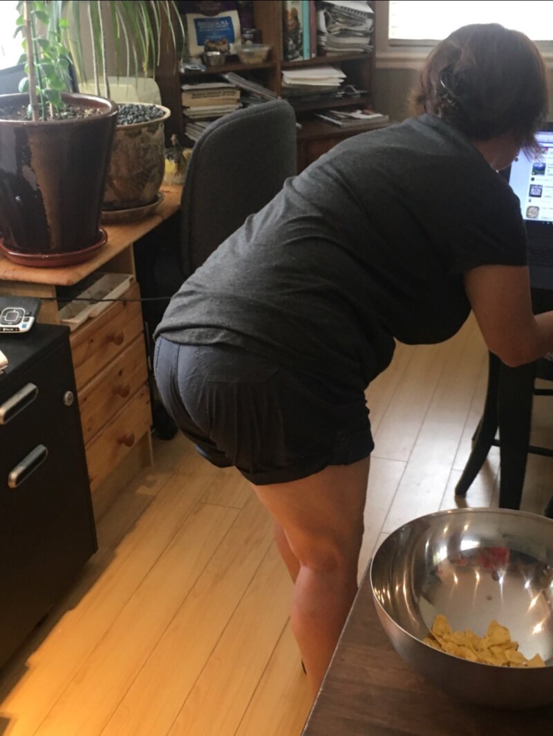 My moms ass picture