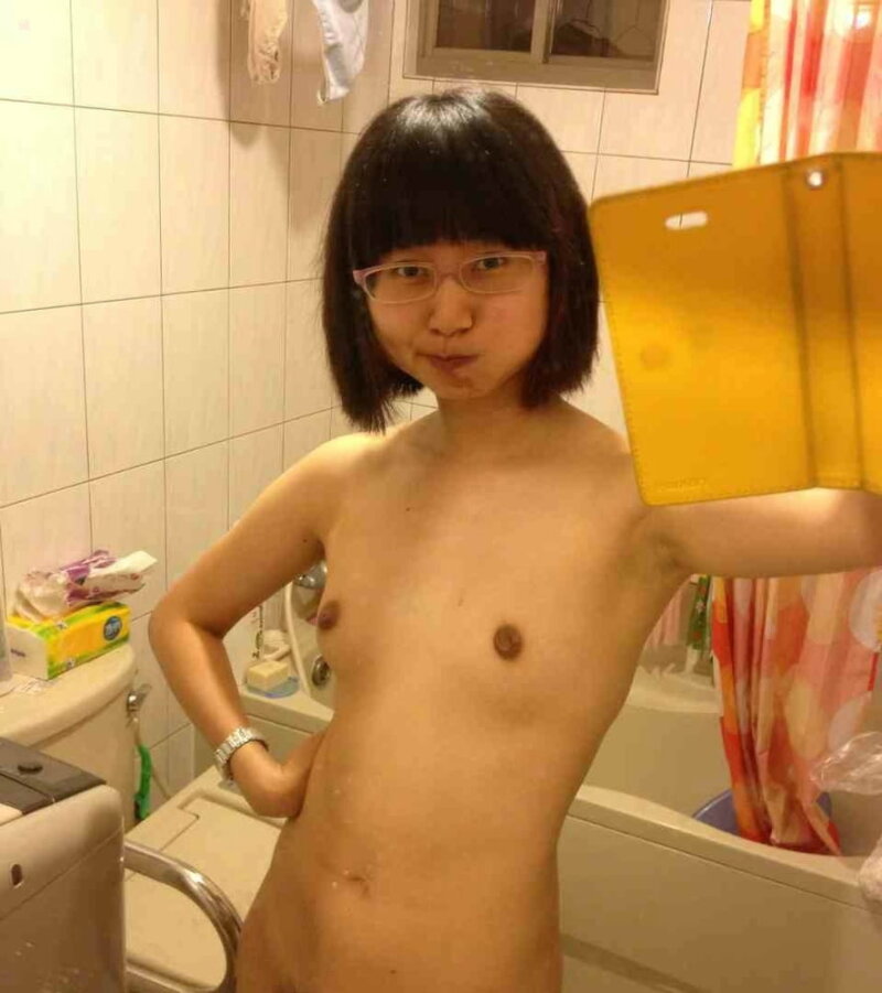 亚洲眼镜美女2 picture