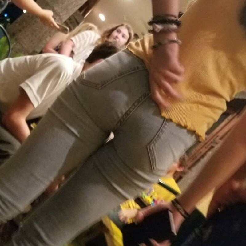 Teen ass creepshot picture