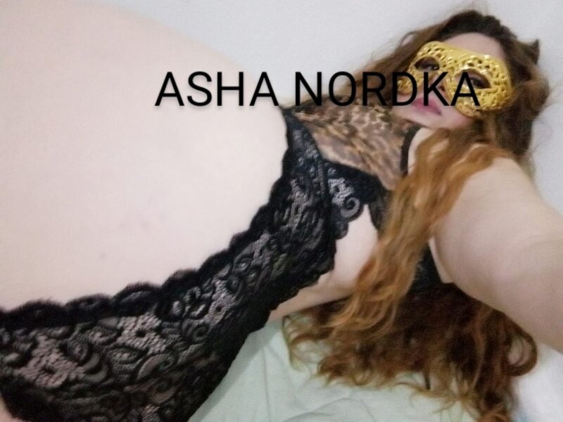 Rubia sexy con culo grande picture