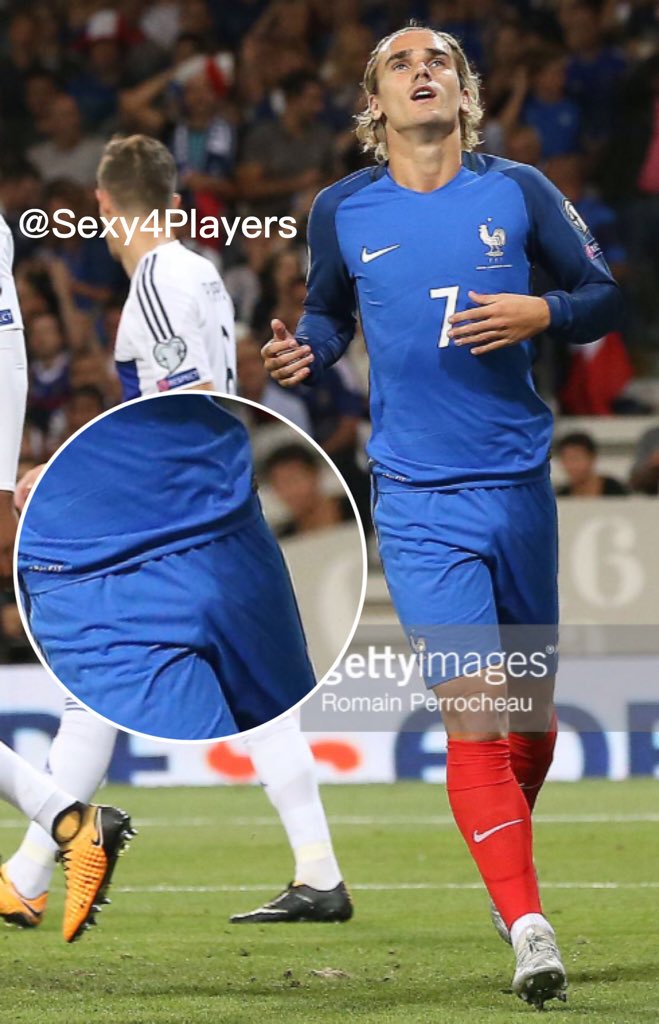 素晴らしいお尻を持つセクシーなフランスのサッカー選手 picture