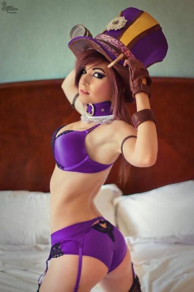 LoL Caitlyn Ero Cosplay picture