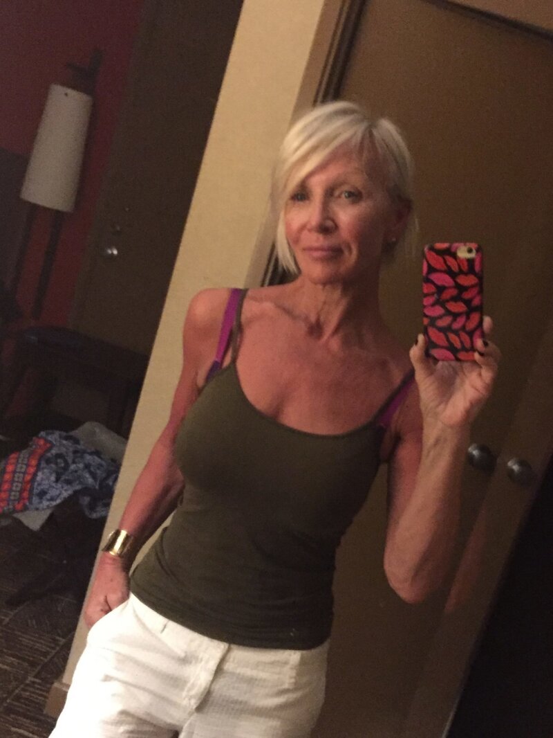 Beautiful GILF Non-Nude picture