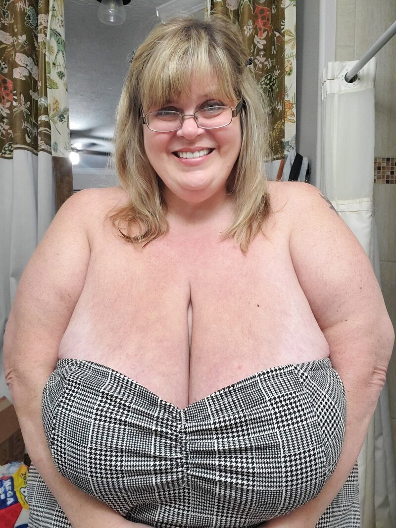 Lacy Breasts SSBBW picture