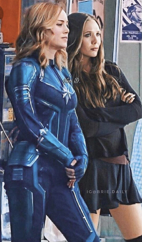 Captain Marvel & Scarlet Witch picture