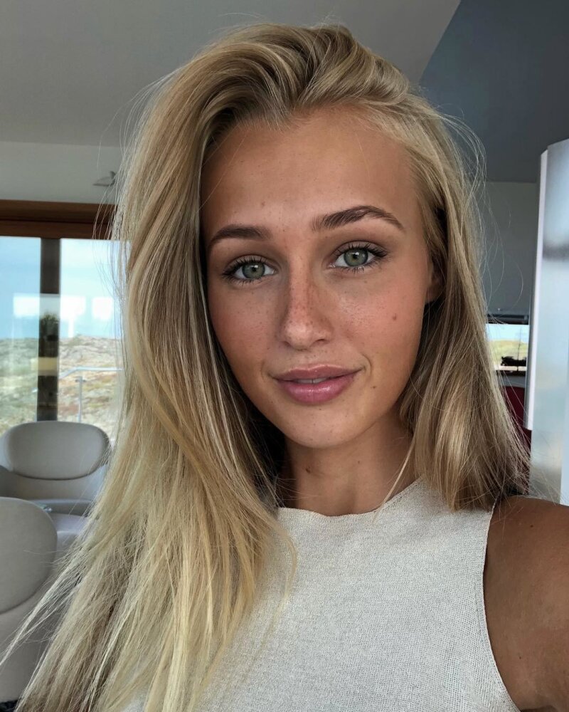 彼女は自分がゴージャスだと知っている picture