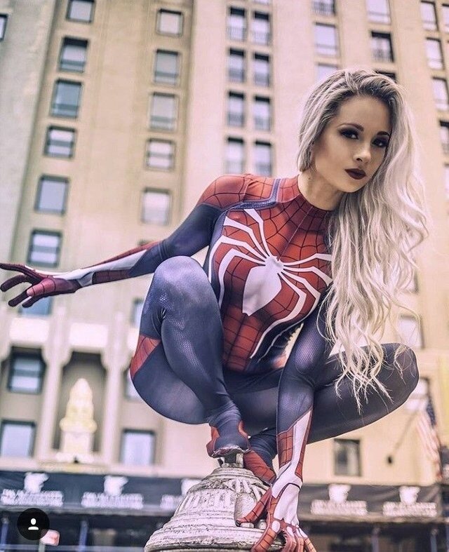 Spidergirl in action picture