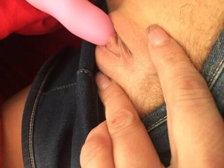 그녀는 과시하는 것을 좋아합니다. picture