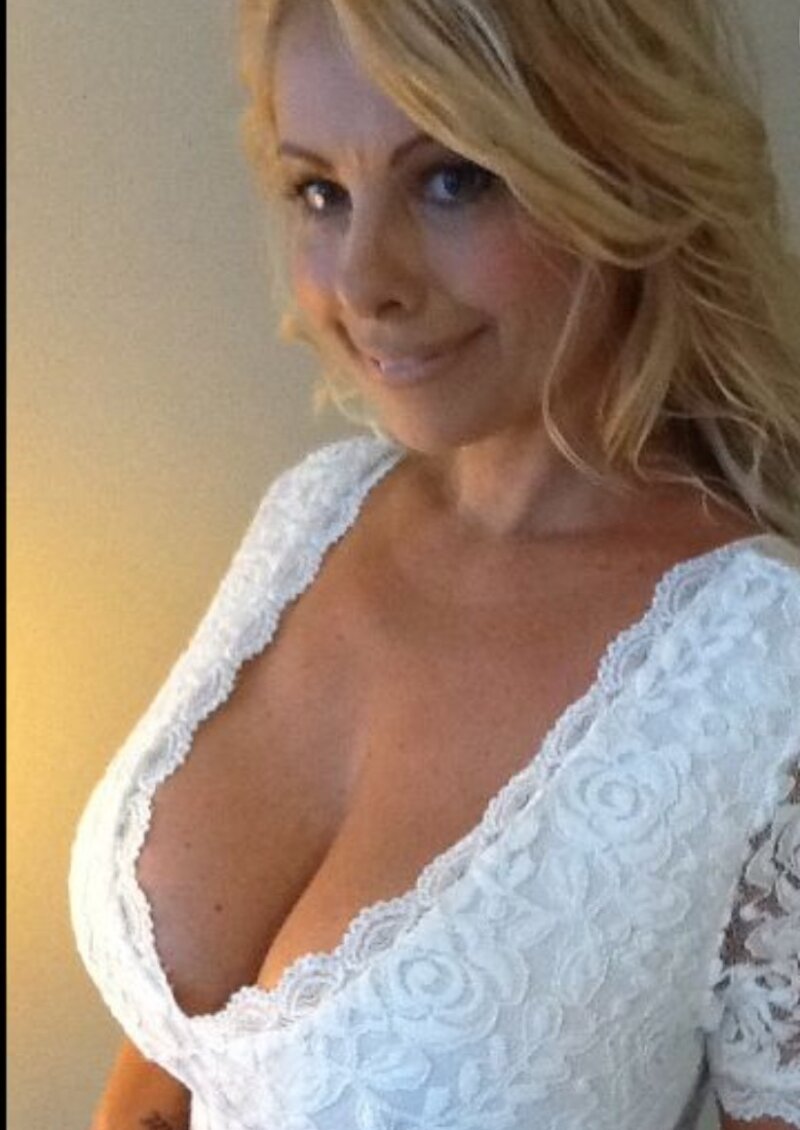 Avustralyalı televizyon oyuncusu Melissa Bell picture