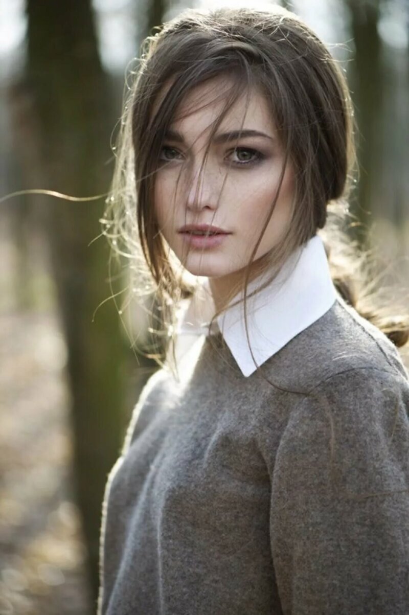 Beautiful brunette model picture