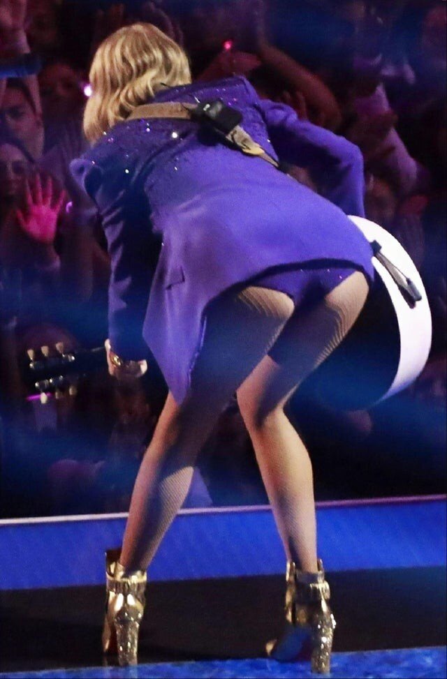 t. swift ass picture