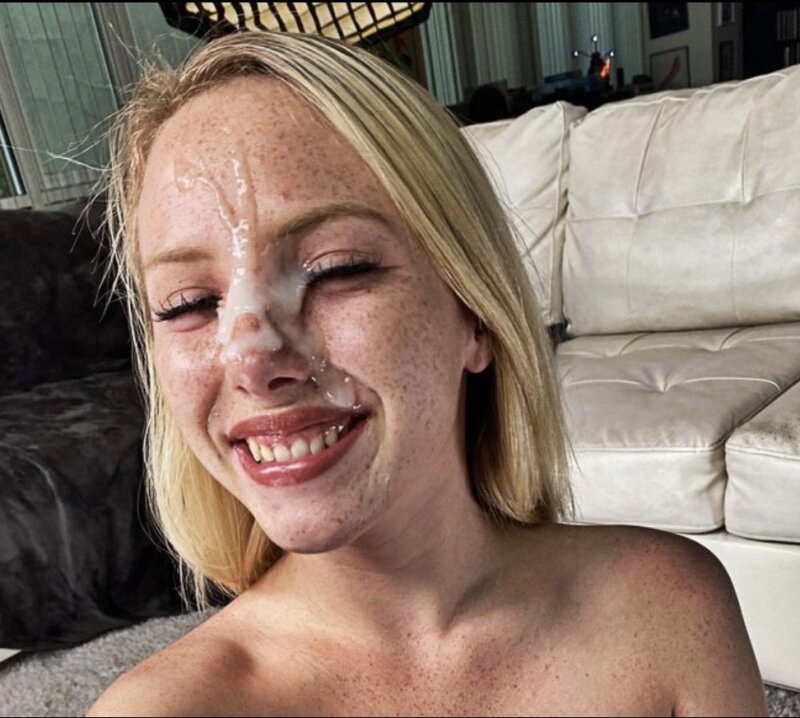Freckled-blonde fried-egg facial picture