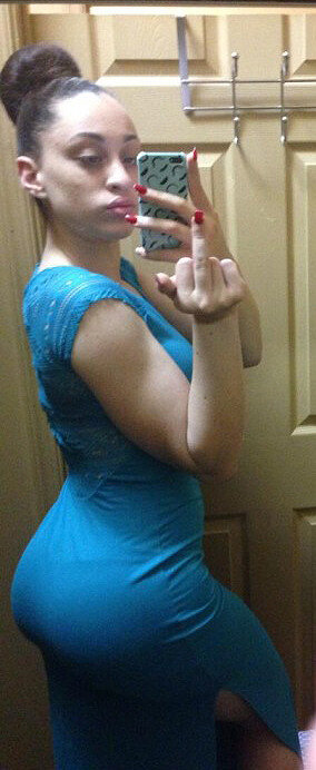 파란 드레스 II에 그녀의 큰 엉덩이와 셀카 picture