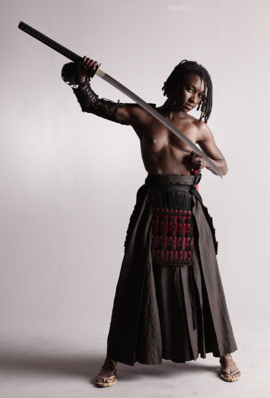 Doğu'nun savaşçı kadını picture