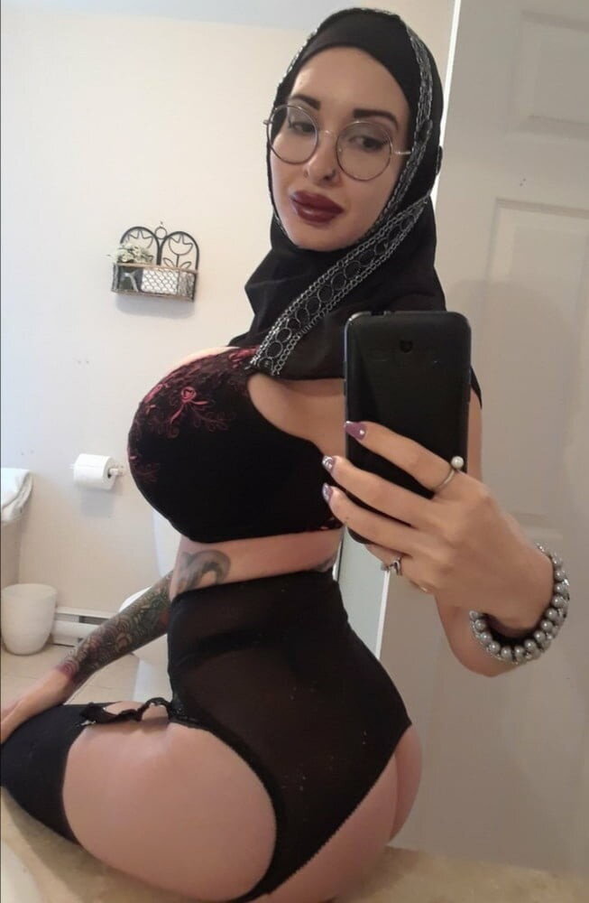 Sexy emo arab picture