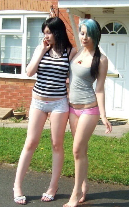 2 emo teens NN picture