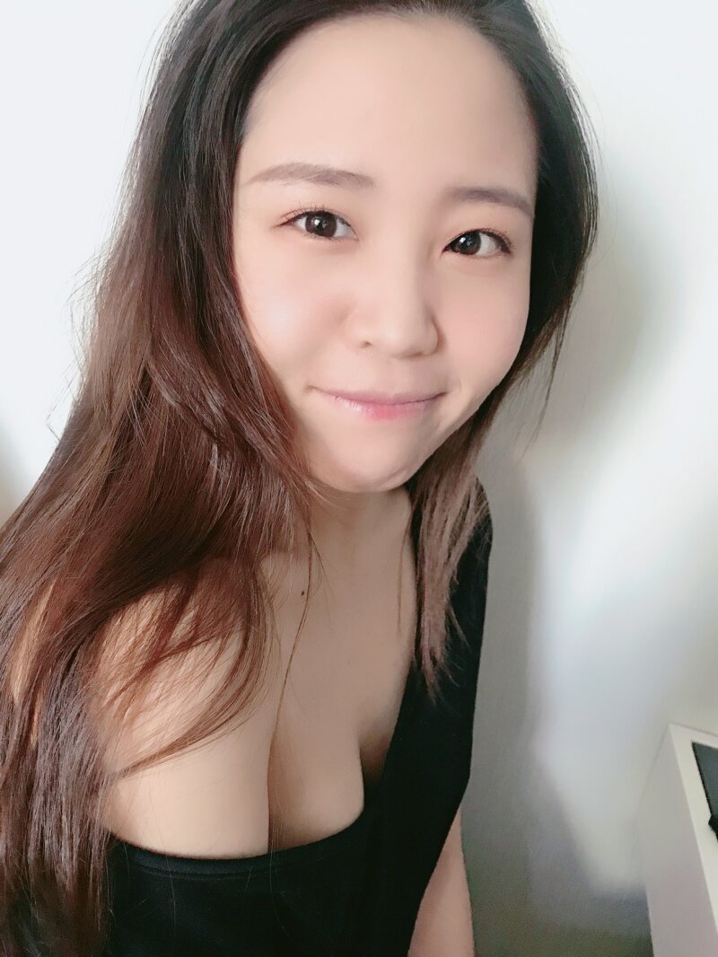 漂亮脸蛋的婴儿荡妇 picture