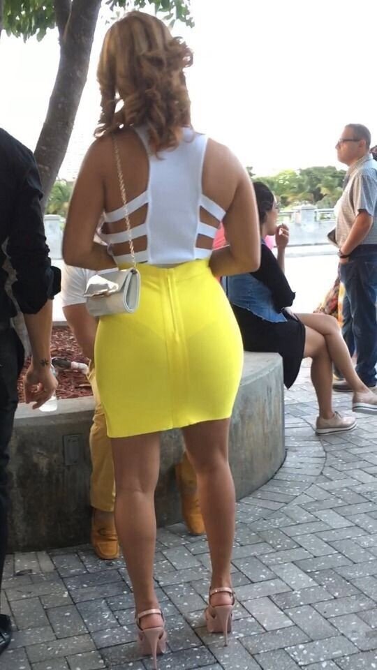 熟女立ちシースルースカート picture