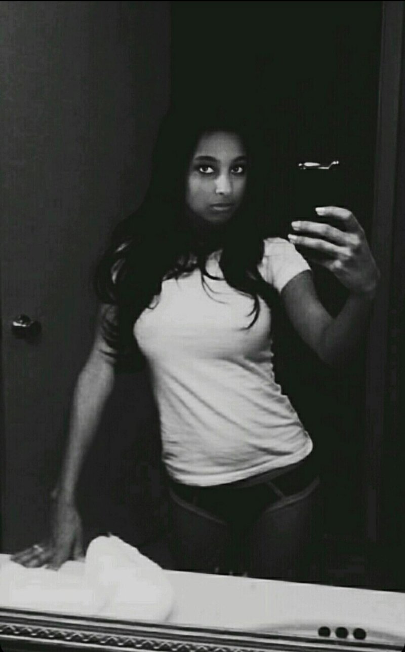 PrecieIndiaセルフショット picture