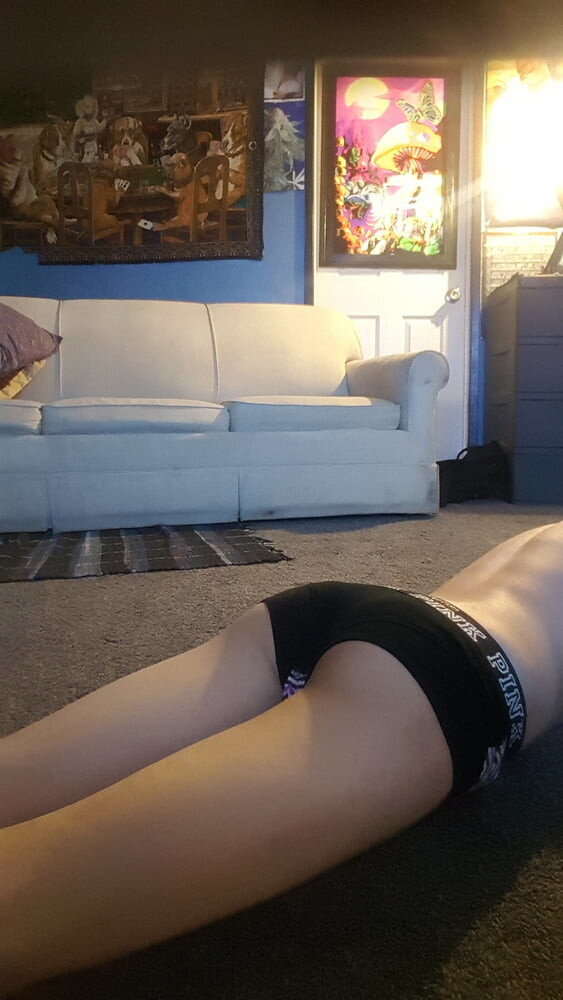 코리 에어즈 꽉 엉덩이 picture