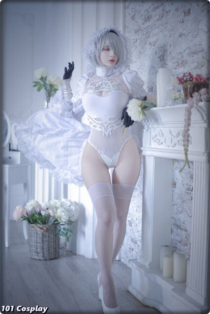 2B, NieR : Automata의 캐릭터에 결혼 한 솔직한 코스프레 picture