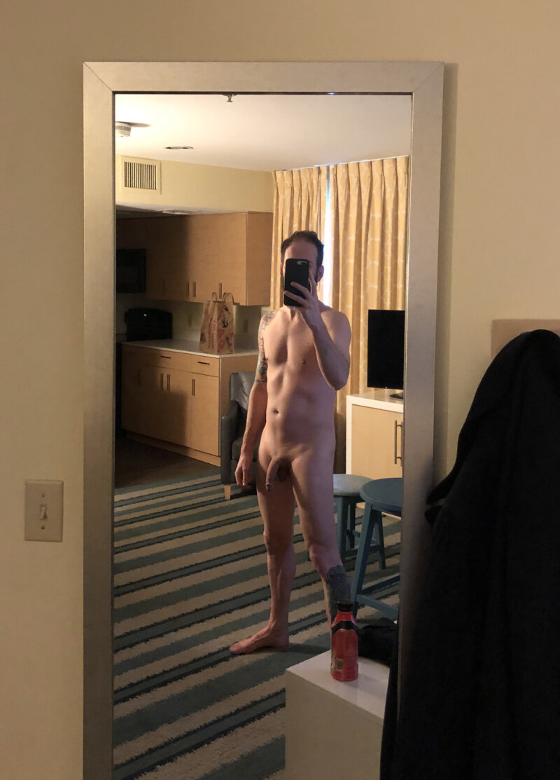 Hotel Selfie [OC] picture
