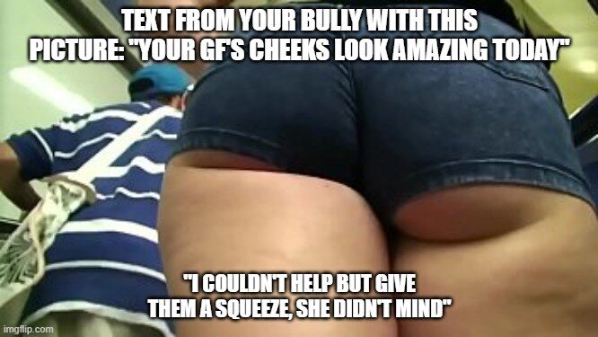 您的女友的屁股总是受到关注。 picture