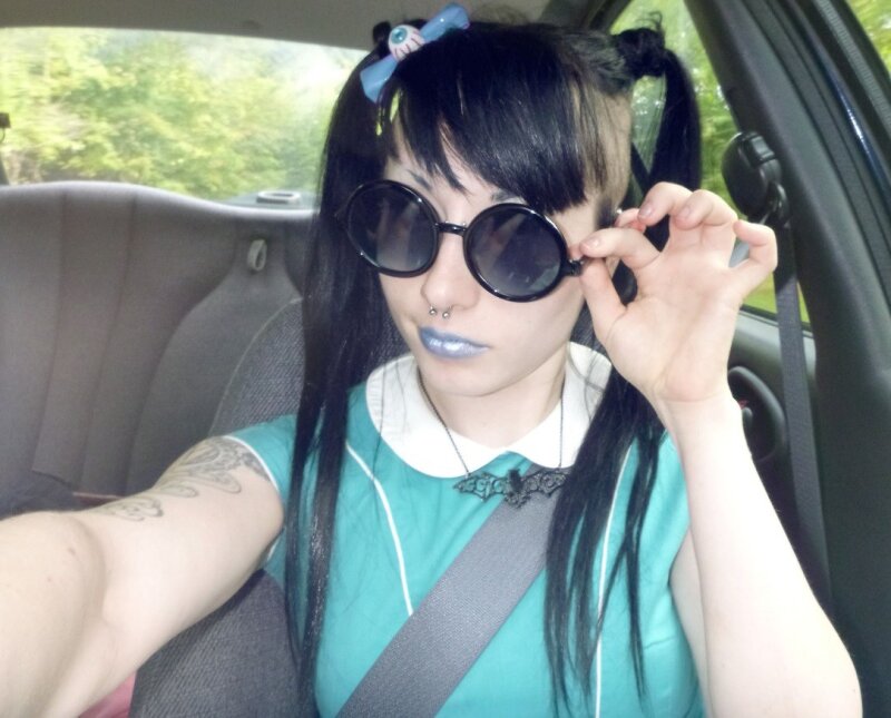 Paraquat Suicide is the best nestling, skinflint goth babe whom rocks sunglasses & pale make-up in blue and make-up - SGB gothh tteen picture