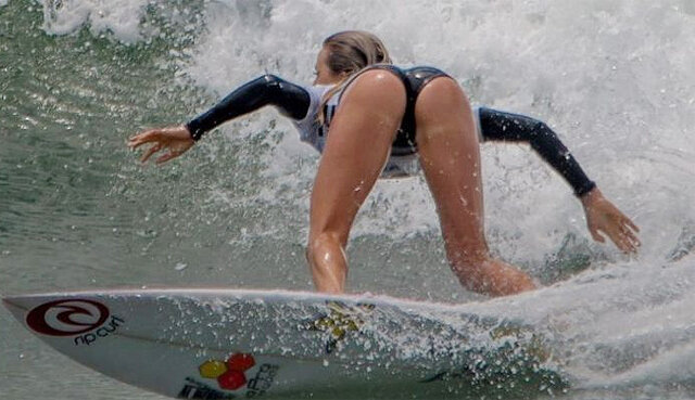 alana blanchard gives us a nice view of her butt picture