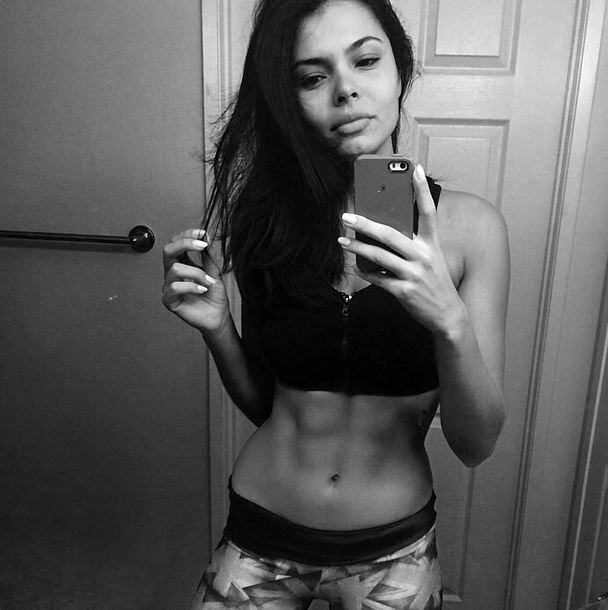 alana campos fitness selfie picture