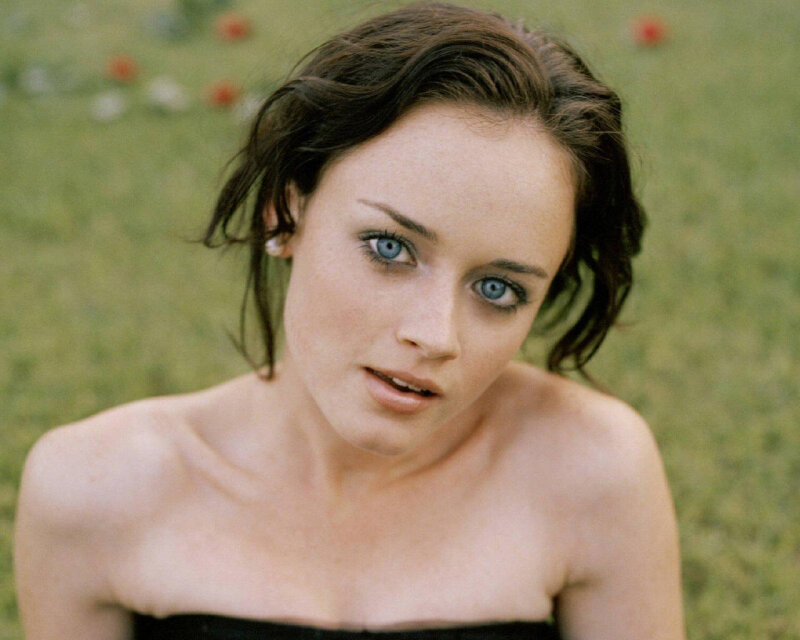 1A-1: Alexis Bledel: So damn beautiful. My fave that isn't naked or getting fucked. picture