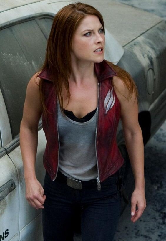 Ali Larter as Claire Redfield in Resident Evil picture